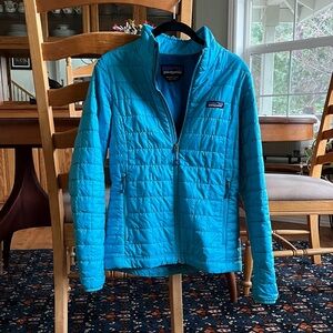 Patagonia Women's Bright Turquoise Blue Quilted Puffer Jacket
